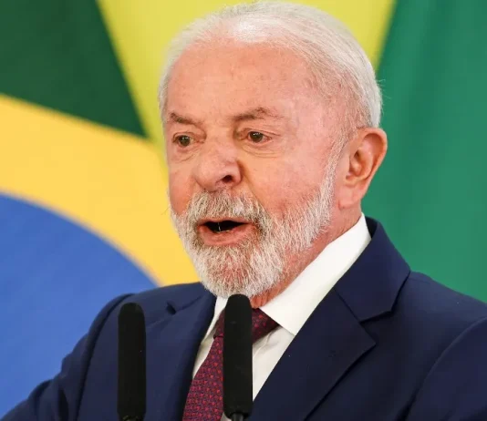Lula confirma presença no debate da Band, mas Flávio Bolsonaro anuncia ausência