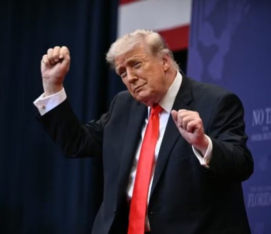 Foto com Trump custa R$ 457 mil em evento republicano nos EUA