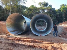 Em Vera: Ponte de madeira é substituída por tubos arco na região do Rio Engano