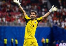 Vozinha entra na disputa pelo prêmio de melhor goleiro do mundo