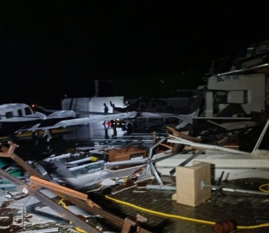 Temporal destrói hangares e atinge aeronaves no aeroporto de Toledo PR