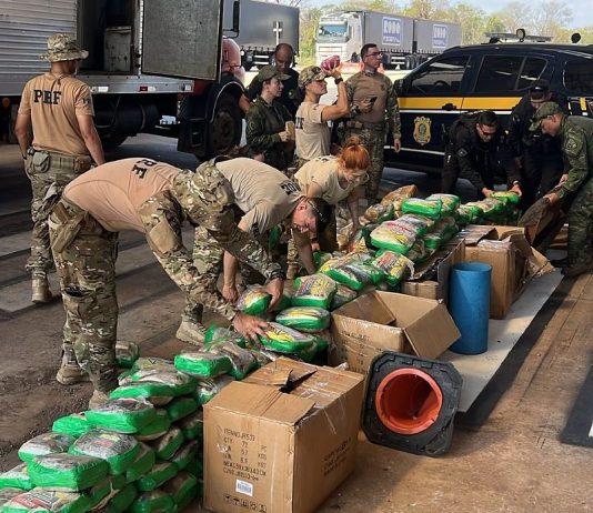 PRF apreende mais de meia tonelada de drogas na saída de Cuiabá