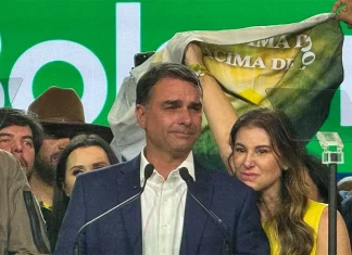 Flávio viajou em jato ligado a Vorcaro em janeiro de 2025