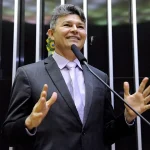 Falso moralismo: Cessão da esposa de José Medeiros ao Senado gera questionamentos sobre remuneração