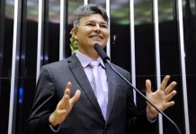 Falso moralismo: Cessão da esposa de José Medeiros ao Senado gera questionamentos sobre remuneração