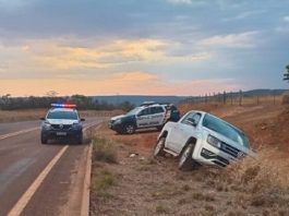 Mulher é sequestrada em semáforo e suspeito morre em confronto em MT