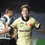Vasco goleia Coritiba por 5 a 0 e deixa a zona de rebaixamento