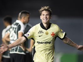 Vasco goleia Coritiba por 5 a 0 e deixa a zona de rebaixamento