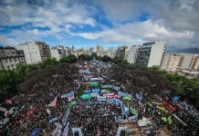 Protesto contra cortes na educação termina em confronto e prisões na Argentina