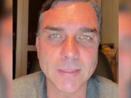Flávio Bolsonaro anuncia intenção de disputar novamente a Presidência antes de 2030