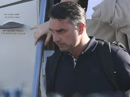 Flávio muda carta após se declarar presidente eleito e mantém acusações de fraude