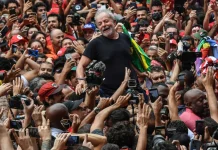 Lula vira sobre Flávio, vence segundo turno e conquista quarto mandato, projeta Datafolha