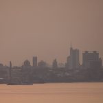 Fumaça das queimadas sufoca Manaus, suspende aulas e mobiliza governo federal
