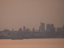 Fumaça das queimadas sufoca Manaus, suspende aulas e mobiliza governo federal