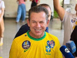 Mauro Mendes critica fim da 6×1 e defende jornadas de até 16 horas