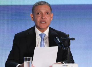 Presidente do TSE rebate acusações e afirma que eleições ocorreram normalmente