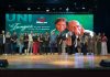 Uniflor emociona famílias com apresentações em inglês e homenagem ao professor Tobias
