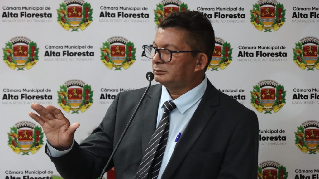 Wilson Fermino toma posse como vereador