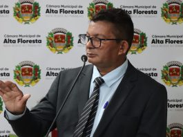 Wilson Fermino toma posse como vereador