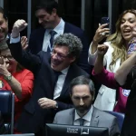 Senado aprova fim da escala 6×1 e prevê jornada de 40 horas semanais