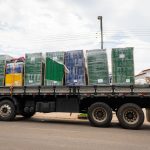 Prefeitura entrega novos pisos modulares para cinco escolas da Rede Municipal de Ensino.