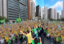 Flávio Bolsonaro leva funk e axé à Paulista em ato que reúne milhares