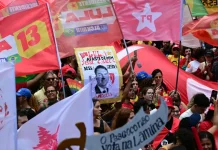 Artistas e apoiadores de Lula ocupam capitais a uma semana do segundo turno