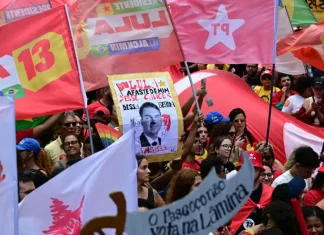 Artistas e apoiadores de Lula ocupam capitais a uma semana do segundo turno