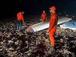 Avião cai na MT-010 e deixa duas pessoas feridas em São José do Rio Claro